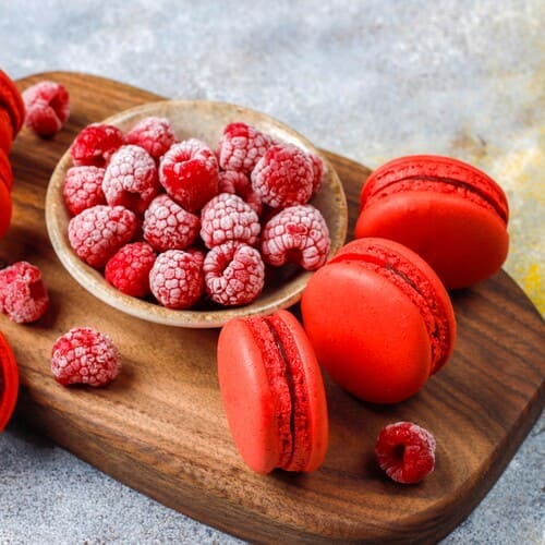 Raspberry macaroon